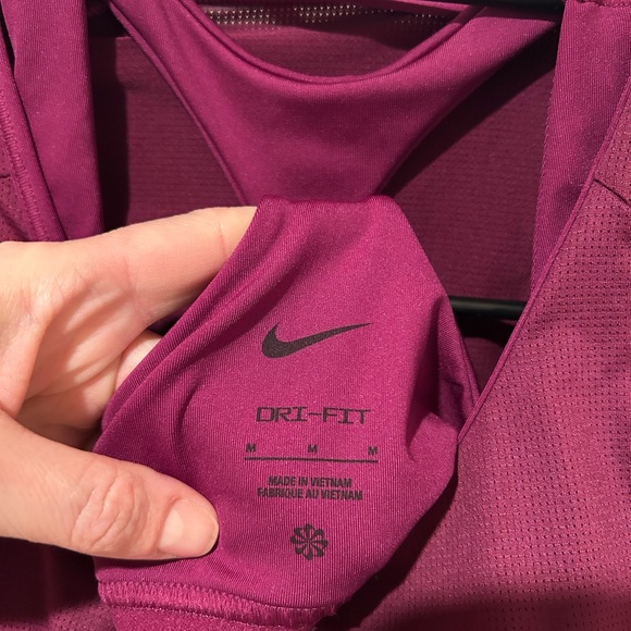 Nike sports bra in EUC. Worn once fits like a small. - Picture 2 of 6
